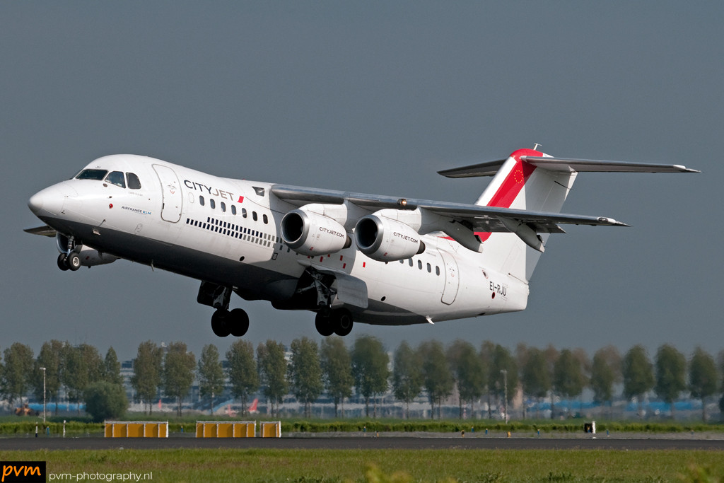 EI-RJU_CityJet_(4668801209)