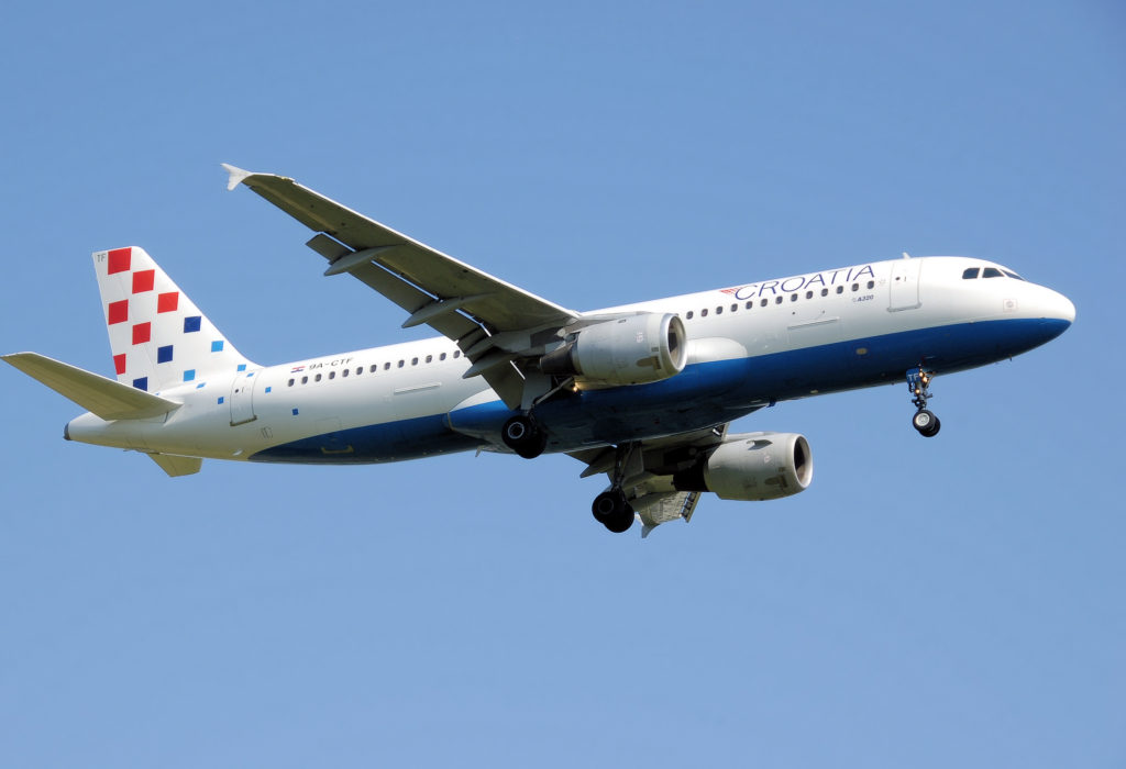 Croatia_airlines_a320-200_9a-ctf_landing_arp