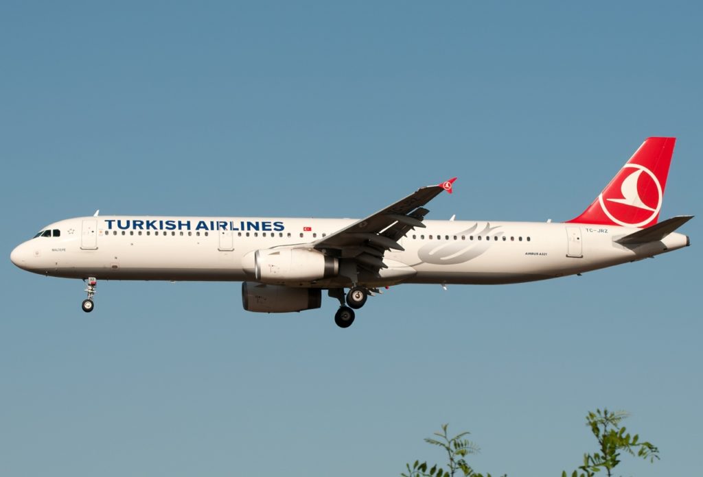 Airbus_A321-231,_Turkish_Airlines_JP7661398