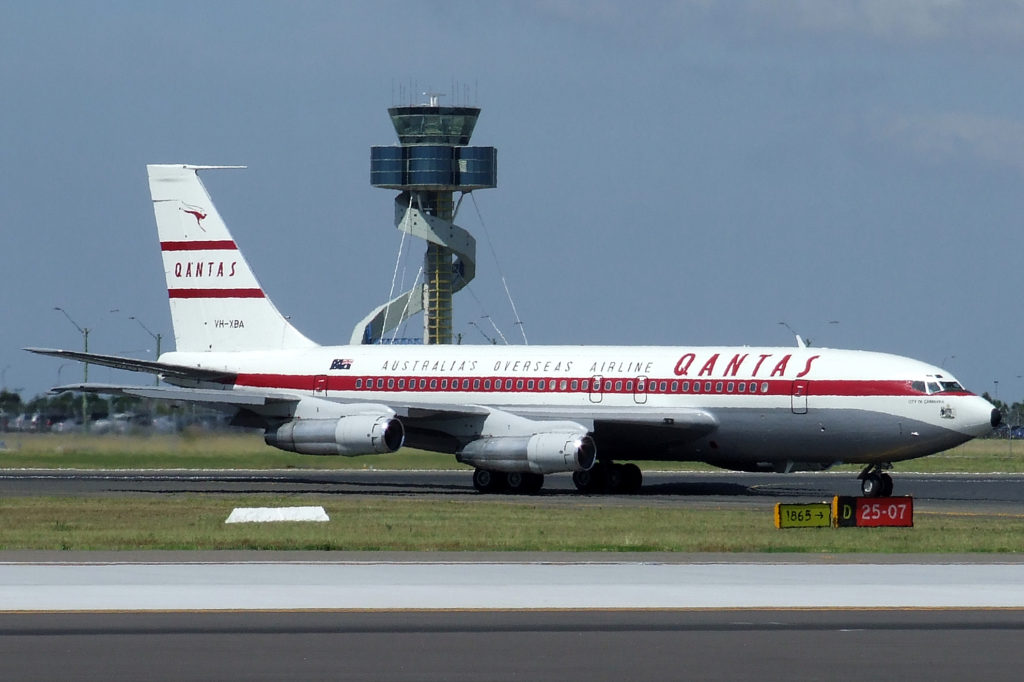 boeing_707_qantas_vh-xba